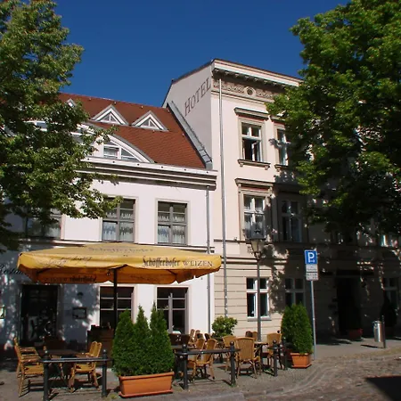 Altstadt فندق