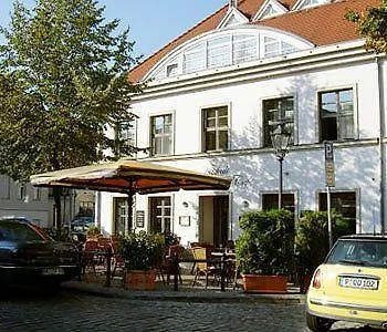 Altstadt מלון 3*